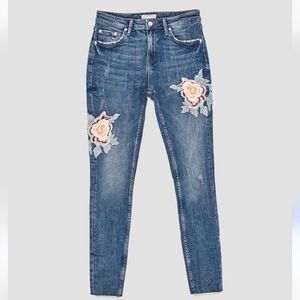 Zara Mid Rise Embroidered Distressed Raw Cuff Skinny Jeans  Size 4